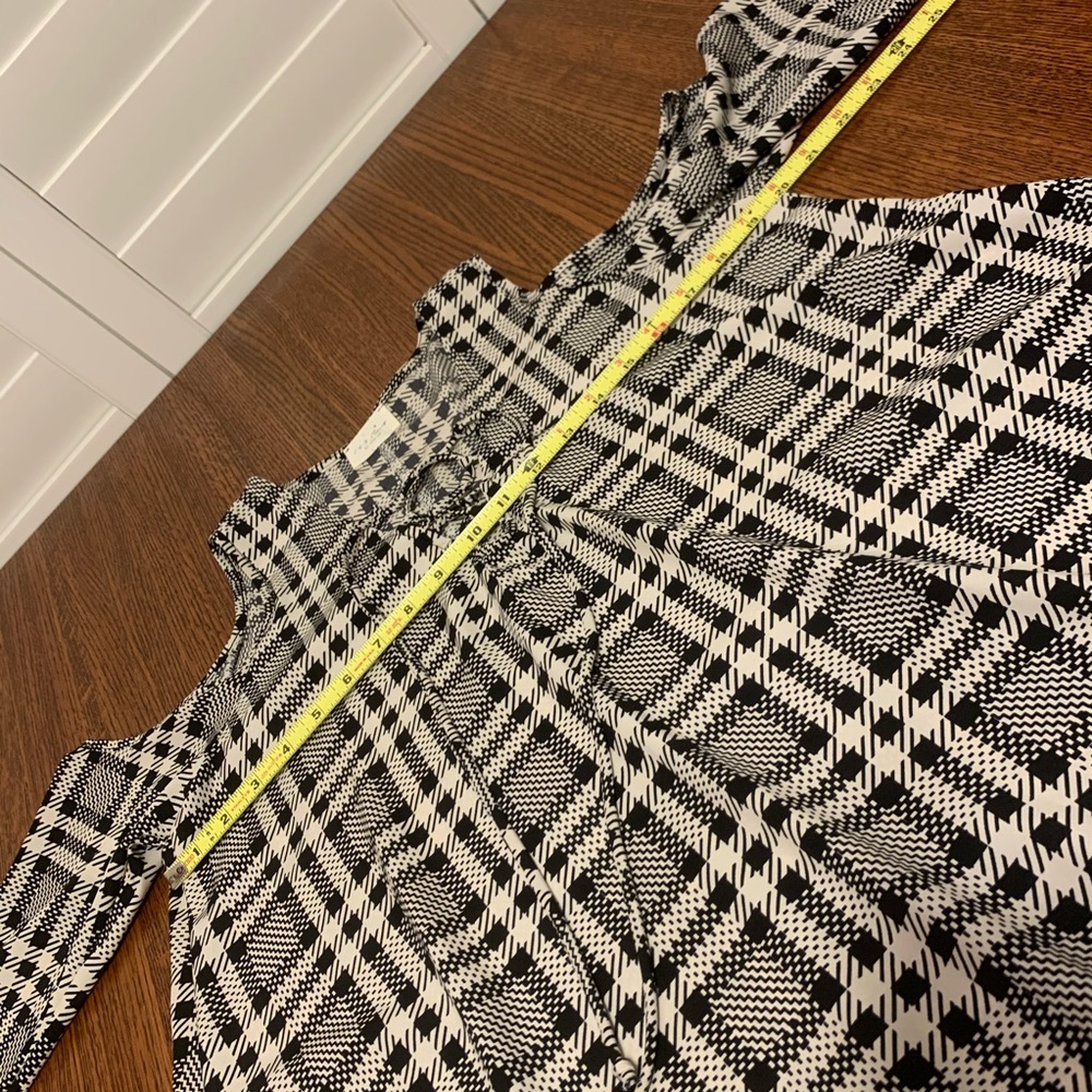 143 Story Black & Ivory Plaid Cold Shoulder Top M View 6